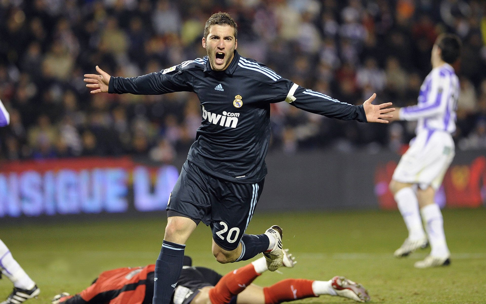 乌拉圭男足在巴黎奥运会比赛中表现出色，赢得奖杯，乌拉圭男足排名