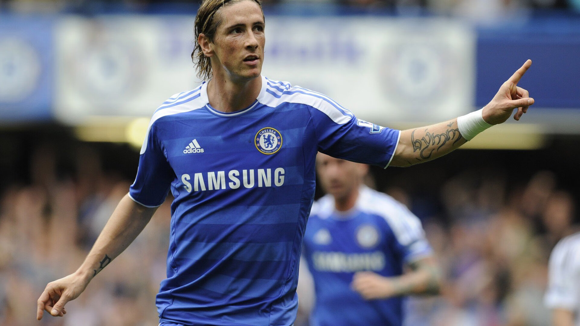 篮网板凳发力再下一城，篮网新主场地板